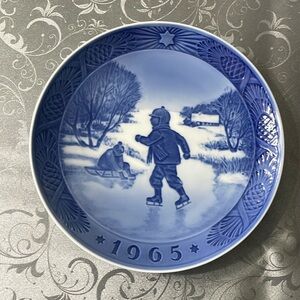 Vintage 1965 Royal Copenhagen Little Skaters Denmark Blue & White Plate
